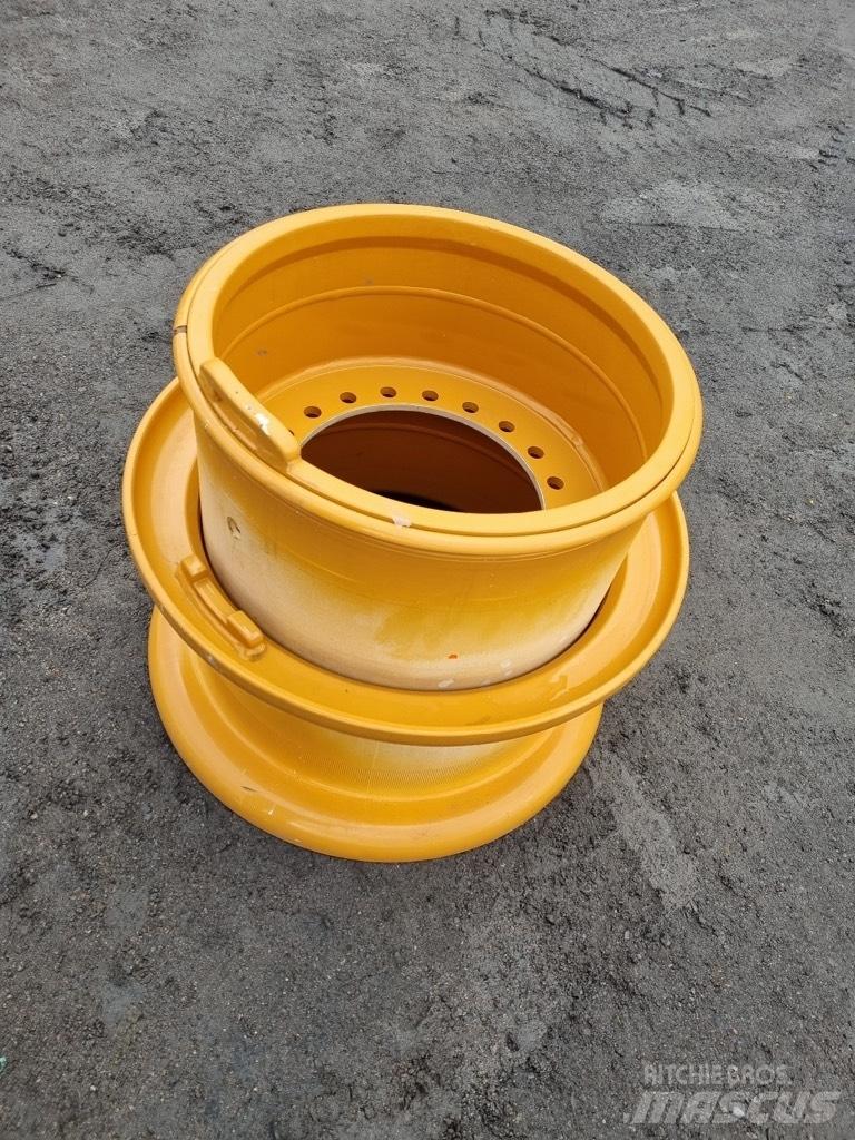 CASE 921 E rims Däck, hjul och fälgar
