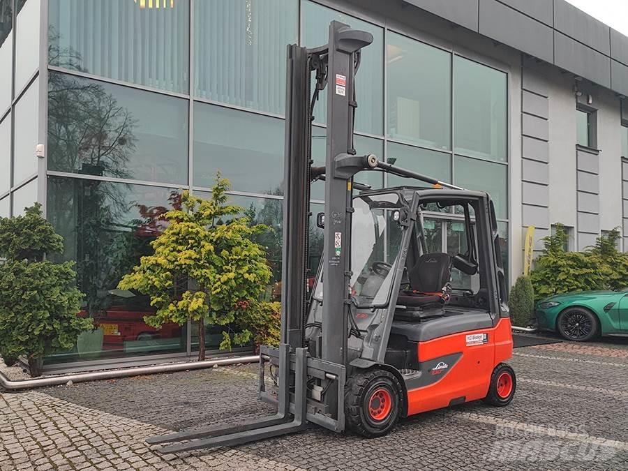 Linde E30L-01 Elmotviktstruckar