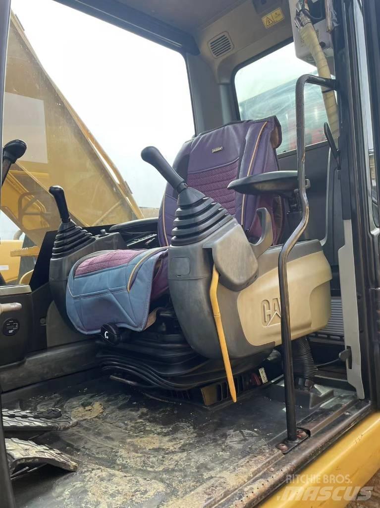 CAT 320 D Bandgrävare