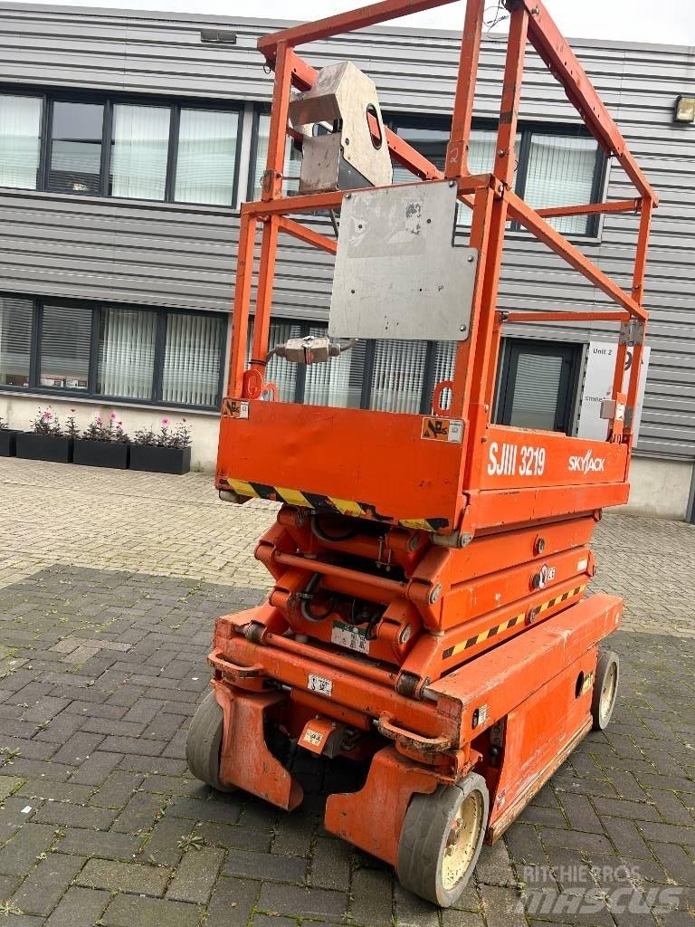 SkyJack SJ III 3219 Saxliftar
