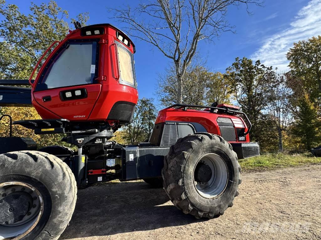 Komatsu 951 Skördare