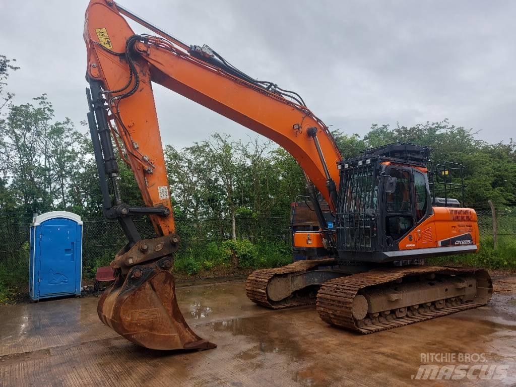 Doosan DX 225 LC-5 Bandgrävare