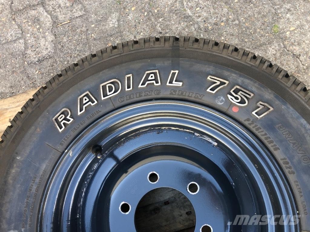  Radial 751 Kompakttraktorer