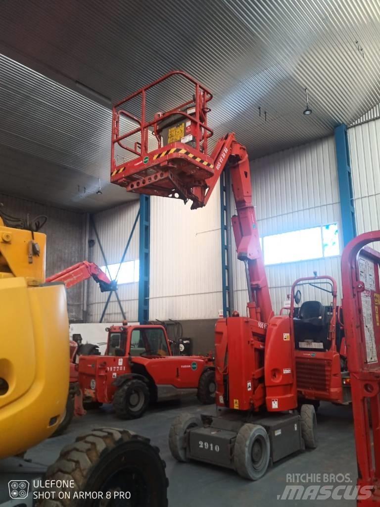 JLG E 300 AJP Bomliftar
