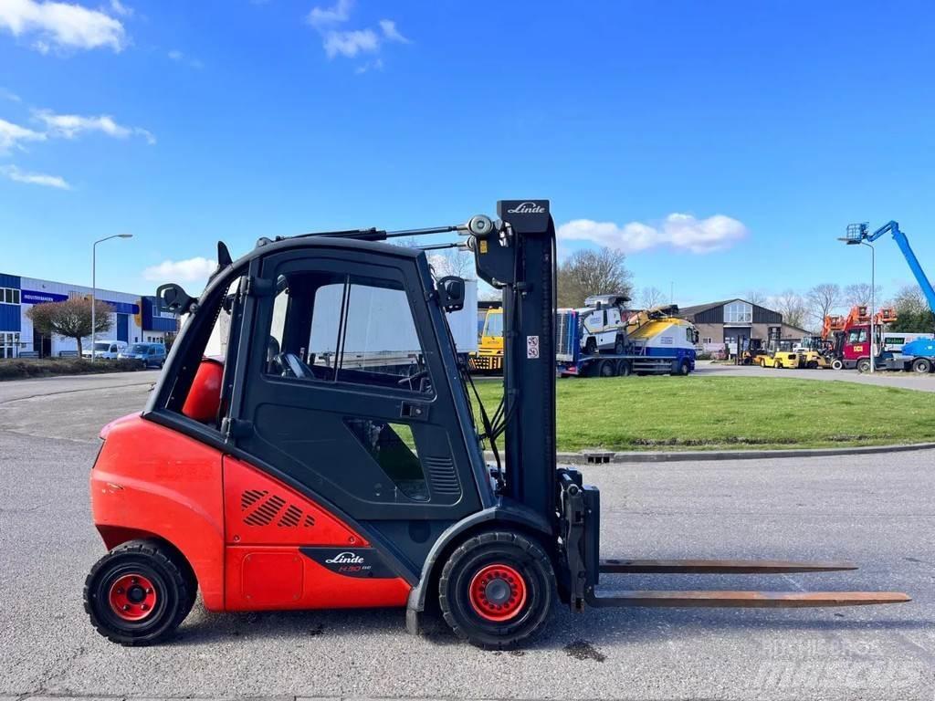 Linde H30T-02 Gasolmotviktstruckar