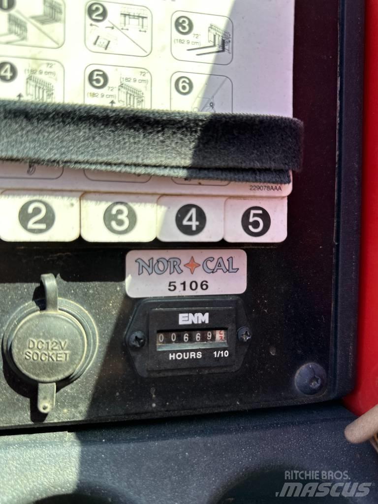 SkyJack SJ 843 Teleskoplastare