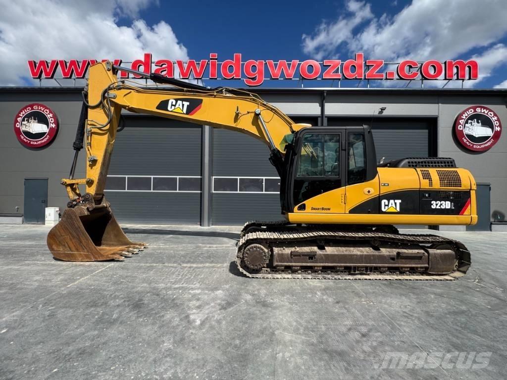 CAT 323 D Bandgrävare