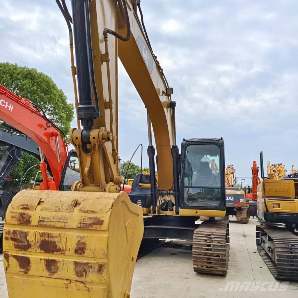 CAT 315D2 Midigrävmaskiner 7t - 12t
