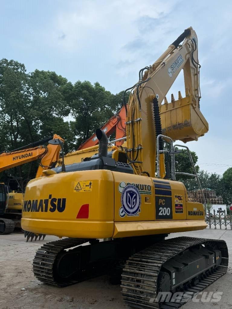 Komatsu PC 200-8 Bandgrävare