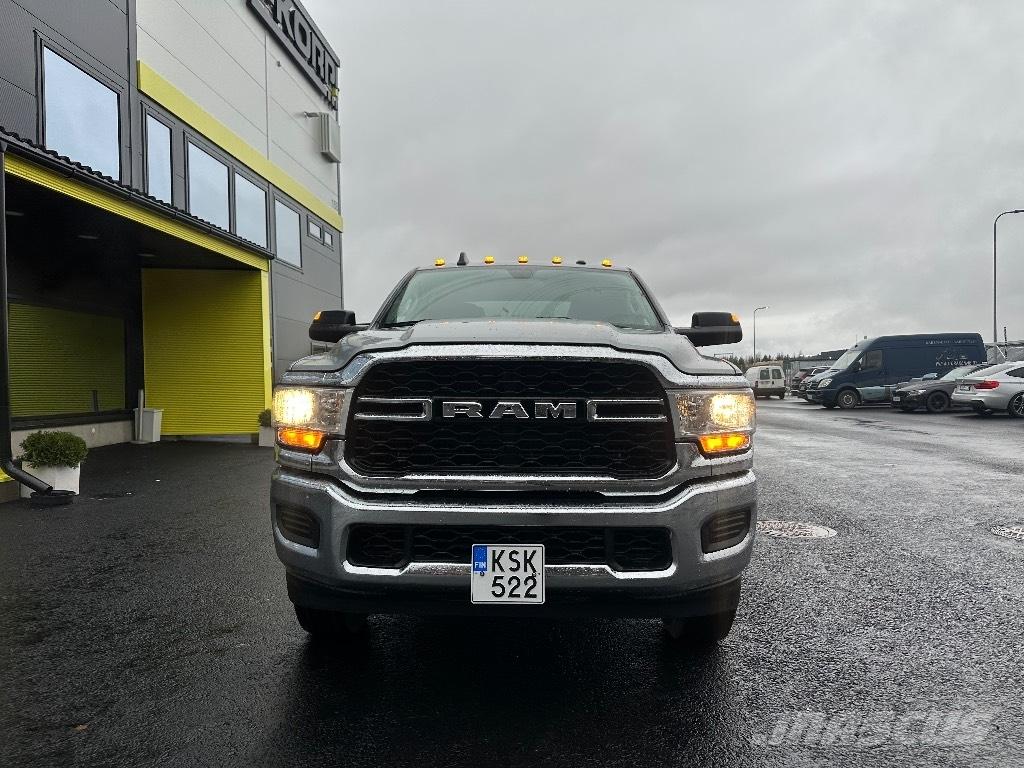 RAM 2500 Tradesman Flakbilar/Pickuper