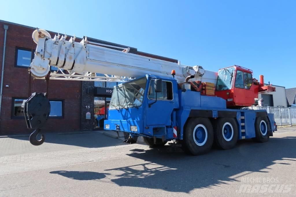 Liebherr LTM 1050-1 Allterrängkranar