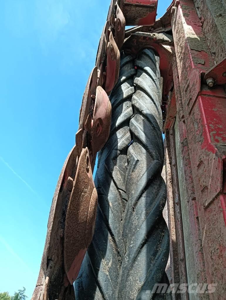 Pöttinger NOVACT X8 Slåtterkrossar