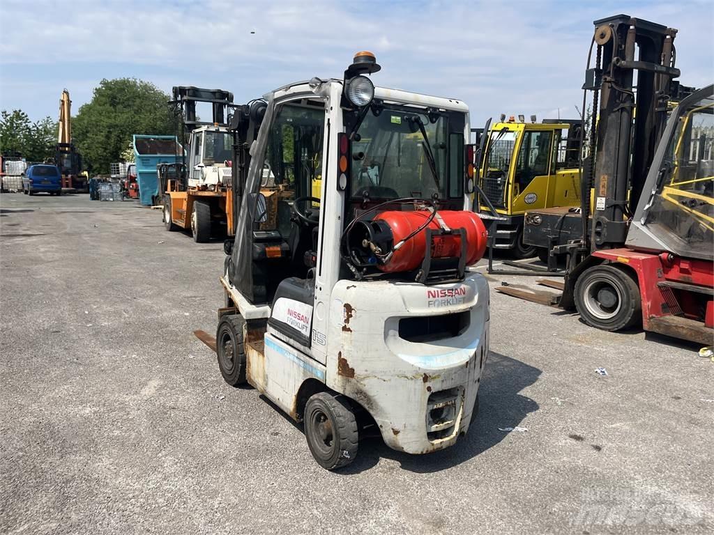 Nissan P1D1A15LQ Gasolmotviktstruckar