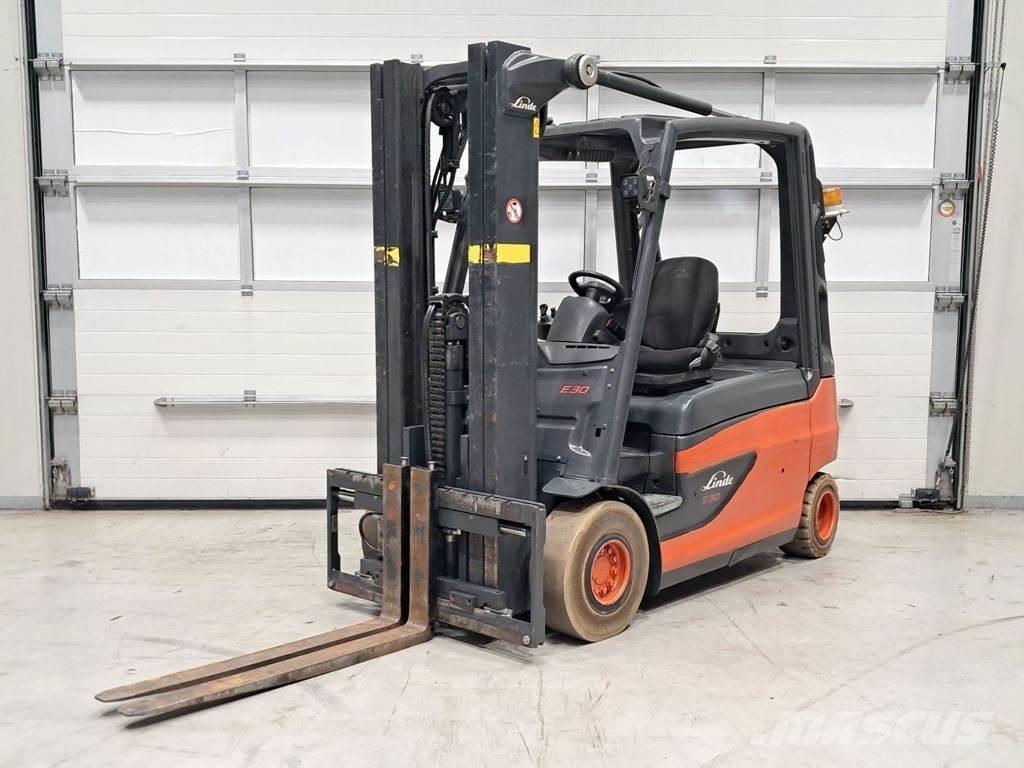 Linde E30L-01 Elmotviktstruckar