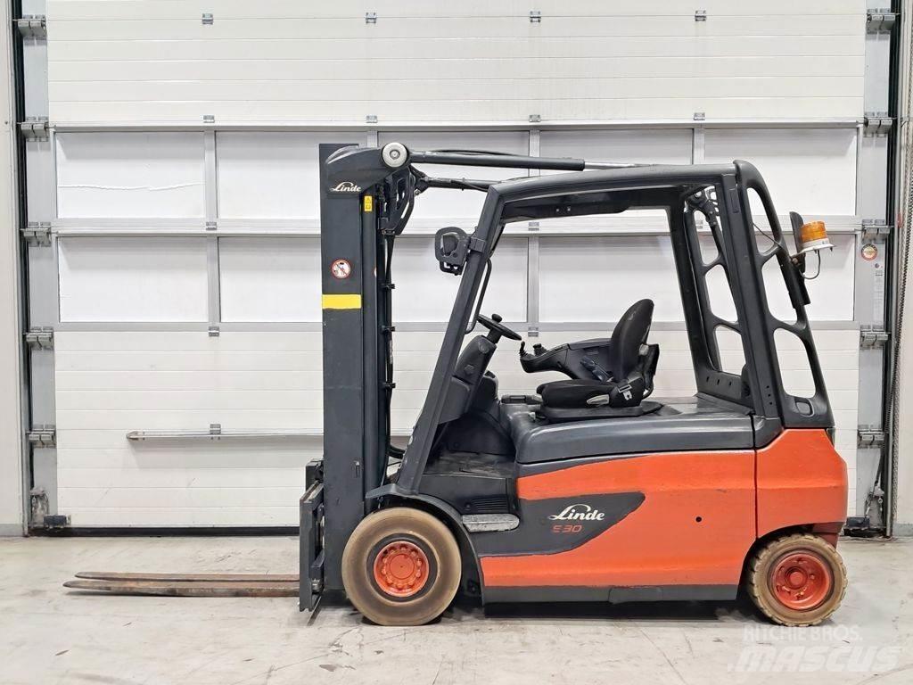 Linde E30L-01 Elmotviktstruckar