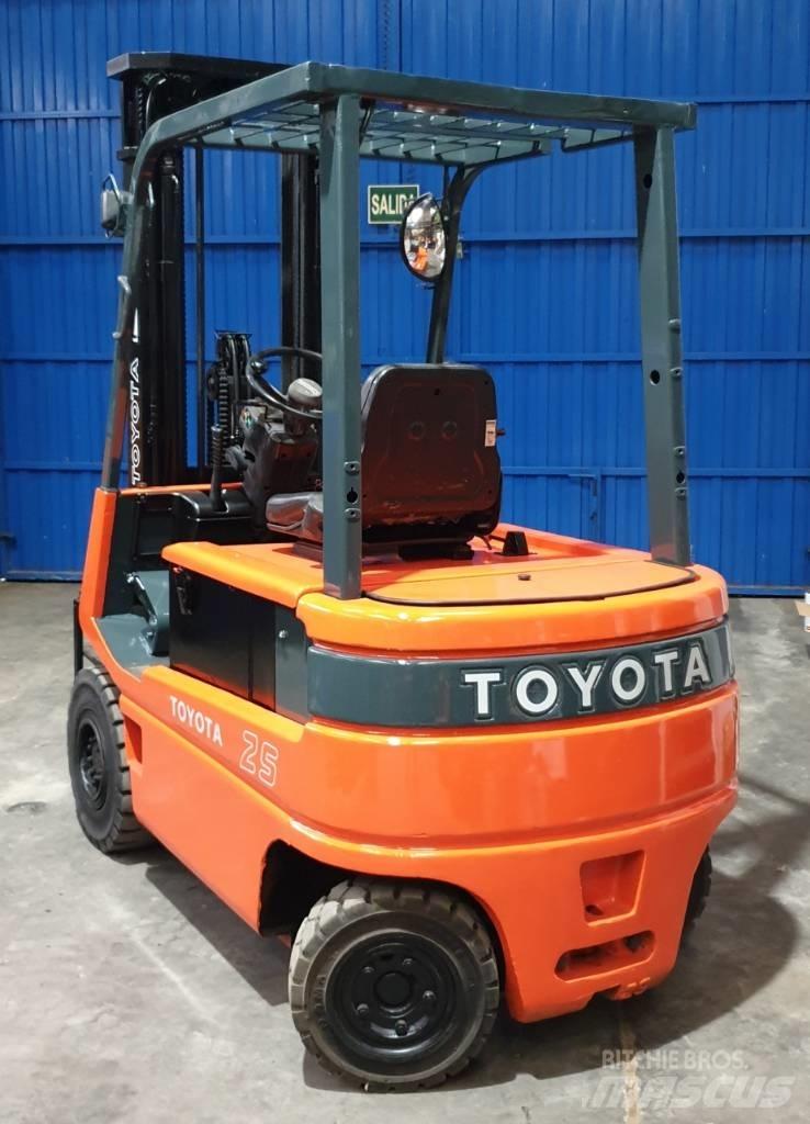 Toyota FBM 25 Elmotviktstruckar