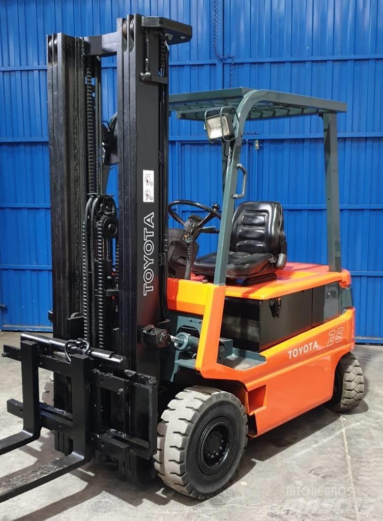 Toyota FBM 25 Elmotviktstruckar