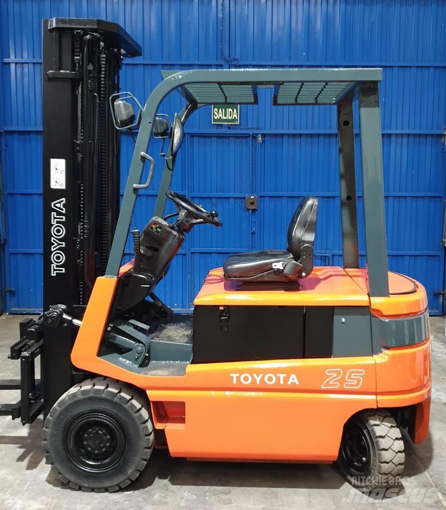 Toyota FBM 25 Elmotviktstruckar