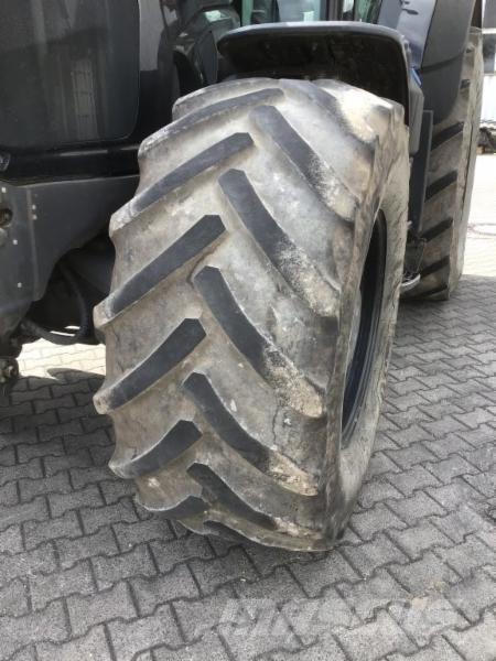 CLAAS AXION 830 Traktorer