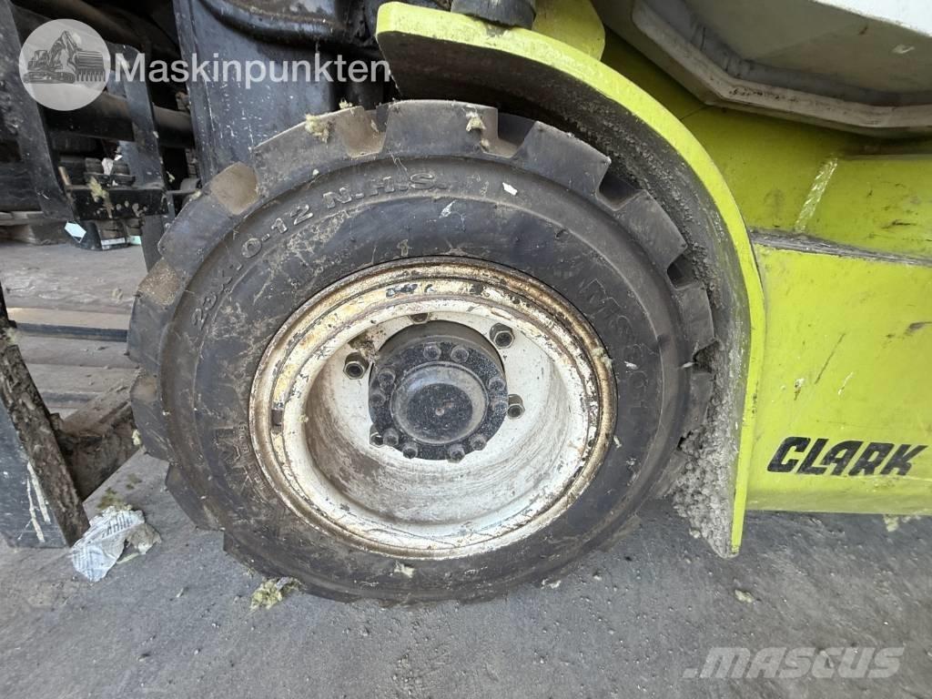 Clark CEM 25 Dieselmotviktstruckar