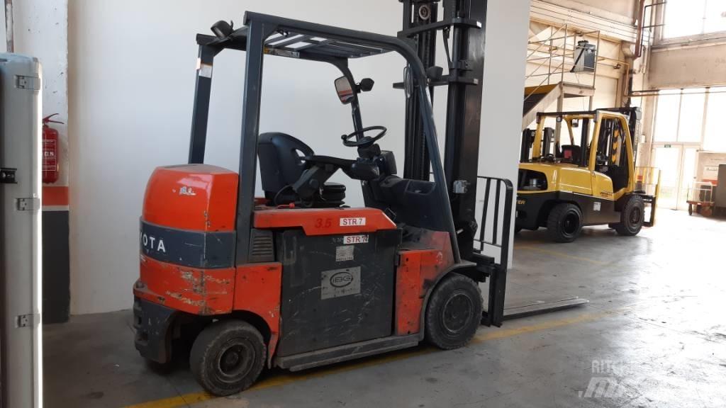 Toyota 7FBMF35 Elmotviktstruckar