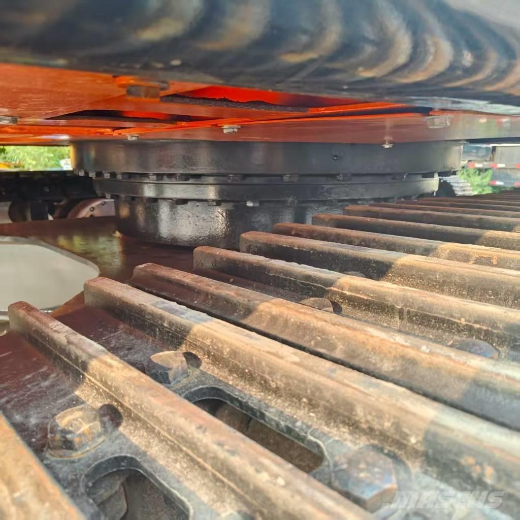 Doosan DX 300 LC Bandgrävare