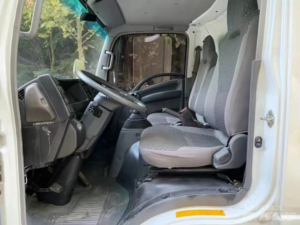 Isuzu ELF Plogbilar