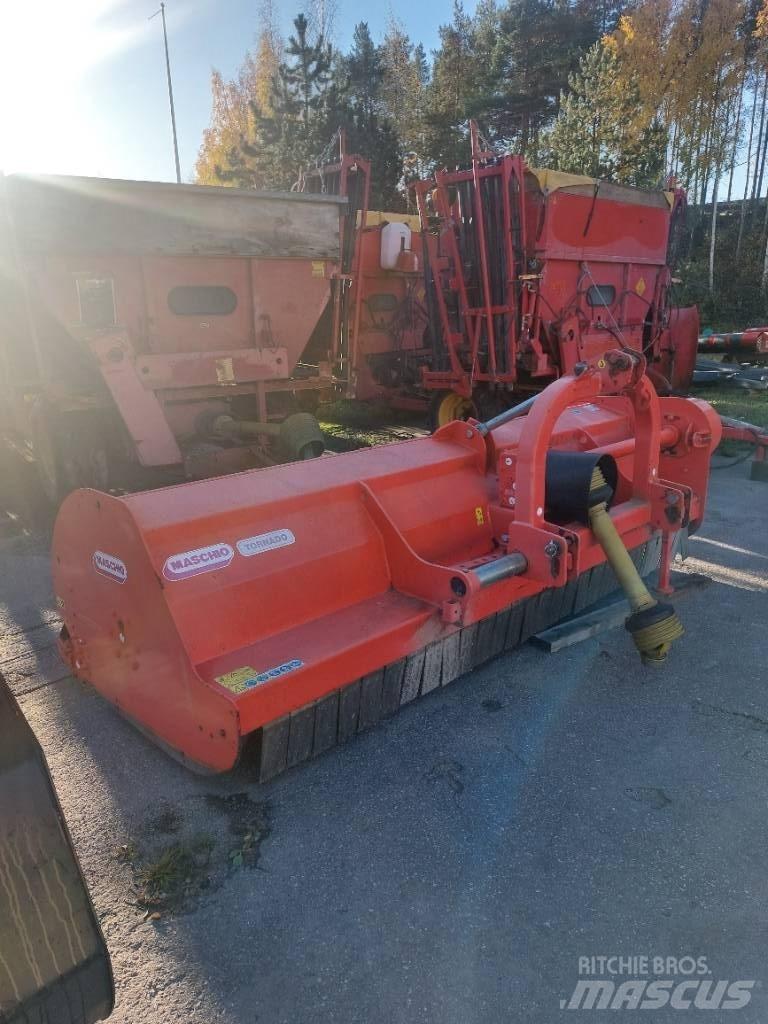 Maschio Tornado 280 Betesputsare