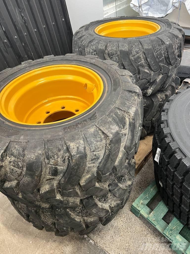  Twinhjul 500/45-20 Däck, hjul och fälgar
