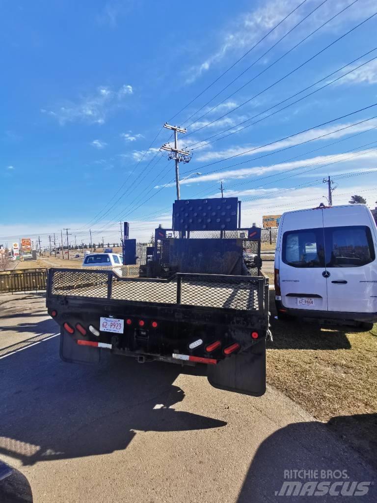 Ford F 550 XLT Flakbilar