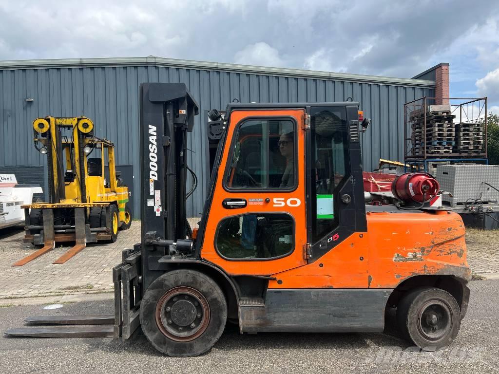 Doosan G50SC-5 Gasolmotviktstruckar