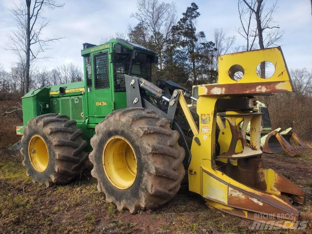 John Deere 843 K Fällare-läggare