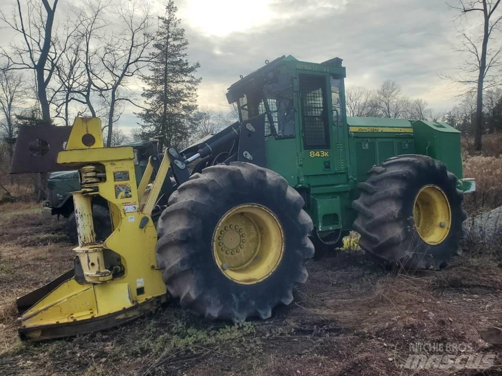 John Deere 843 K Fällare-läggare