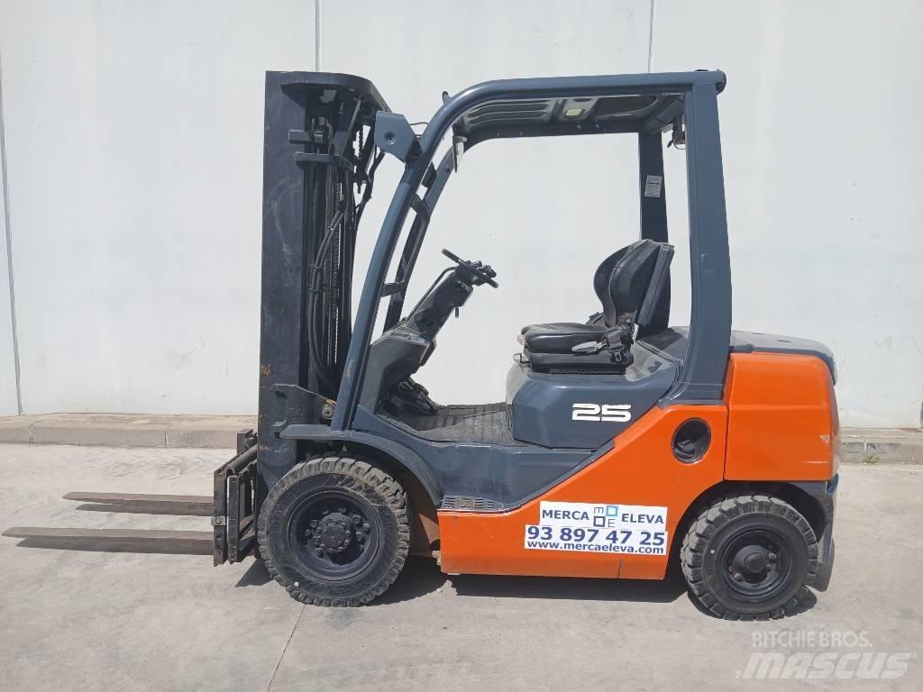Toyota 02-8FDF25 Dieselmotviktstruckar