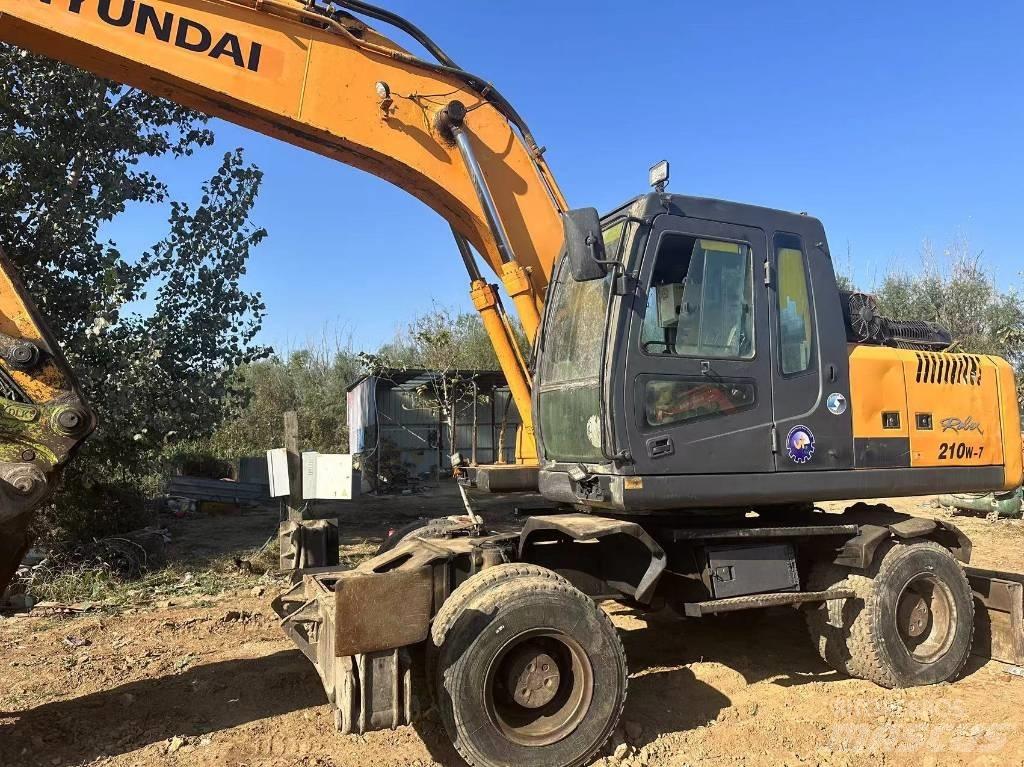 Hyundai R210W-9 Hjulgrävare
