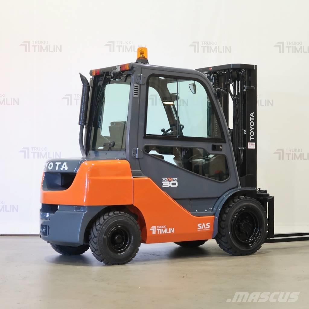 Toyota 02-8FDF30 Dieselmotviktstruckar