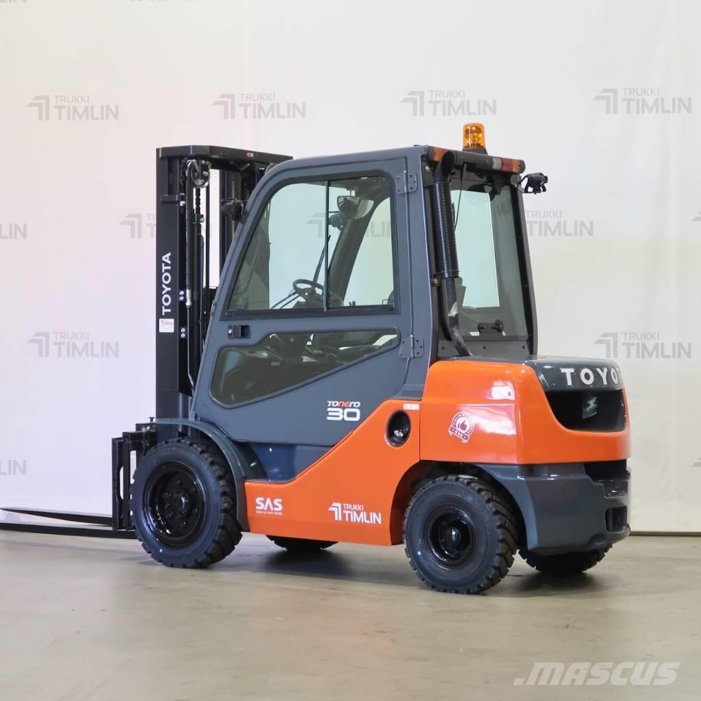 Toyota 02-8FDF30 Dieselmotviktstruckar