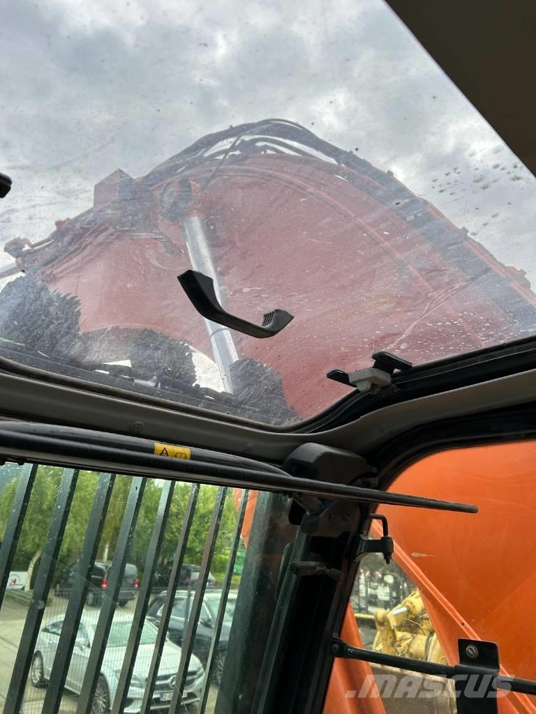 Hitachi ZX300LC-5 Bandgrävare