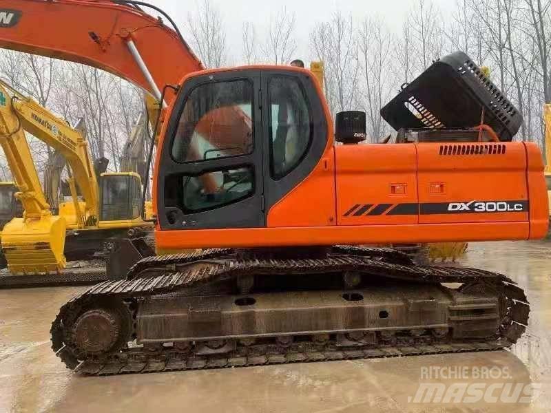 Doosan DX300LC Bandgrävare