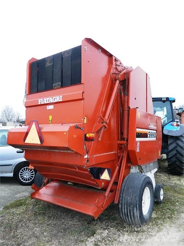 New Holland 5880 Rundbalspressar