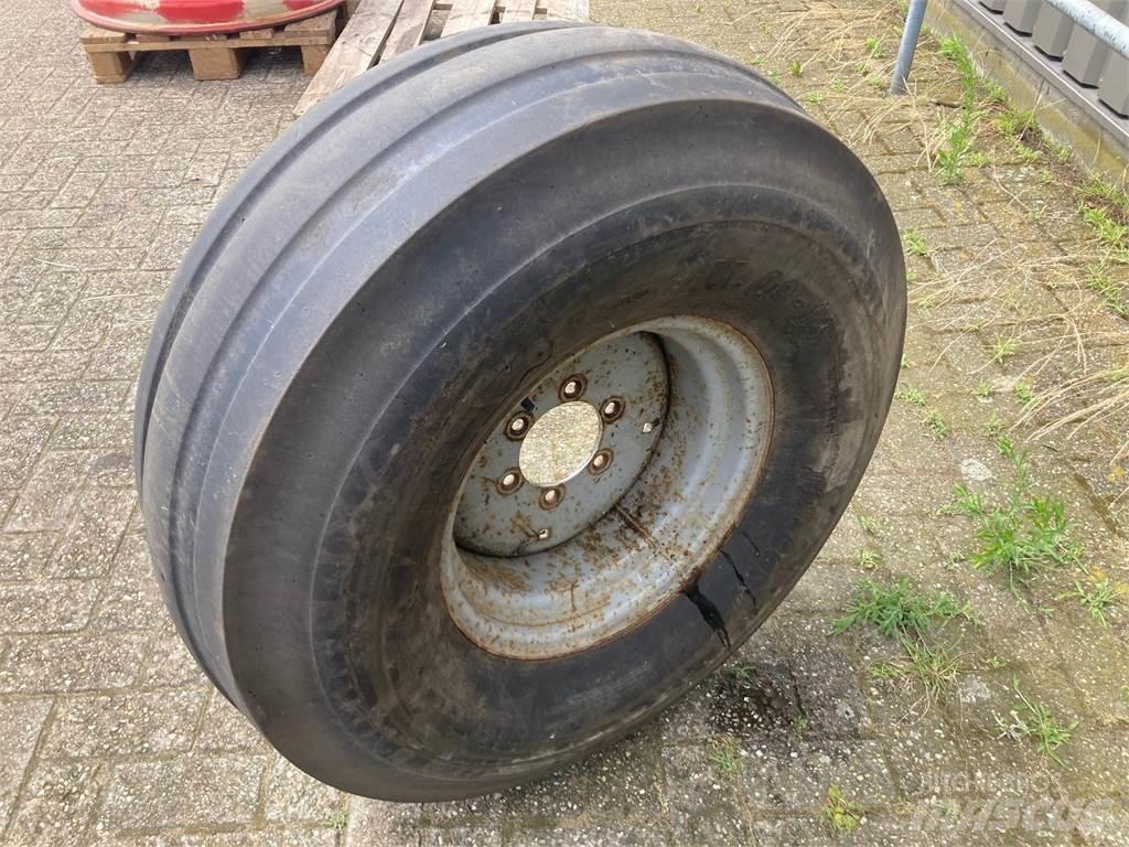 BKT 11.00-16 Däck, hjul och fälgar