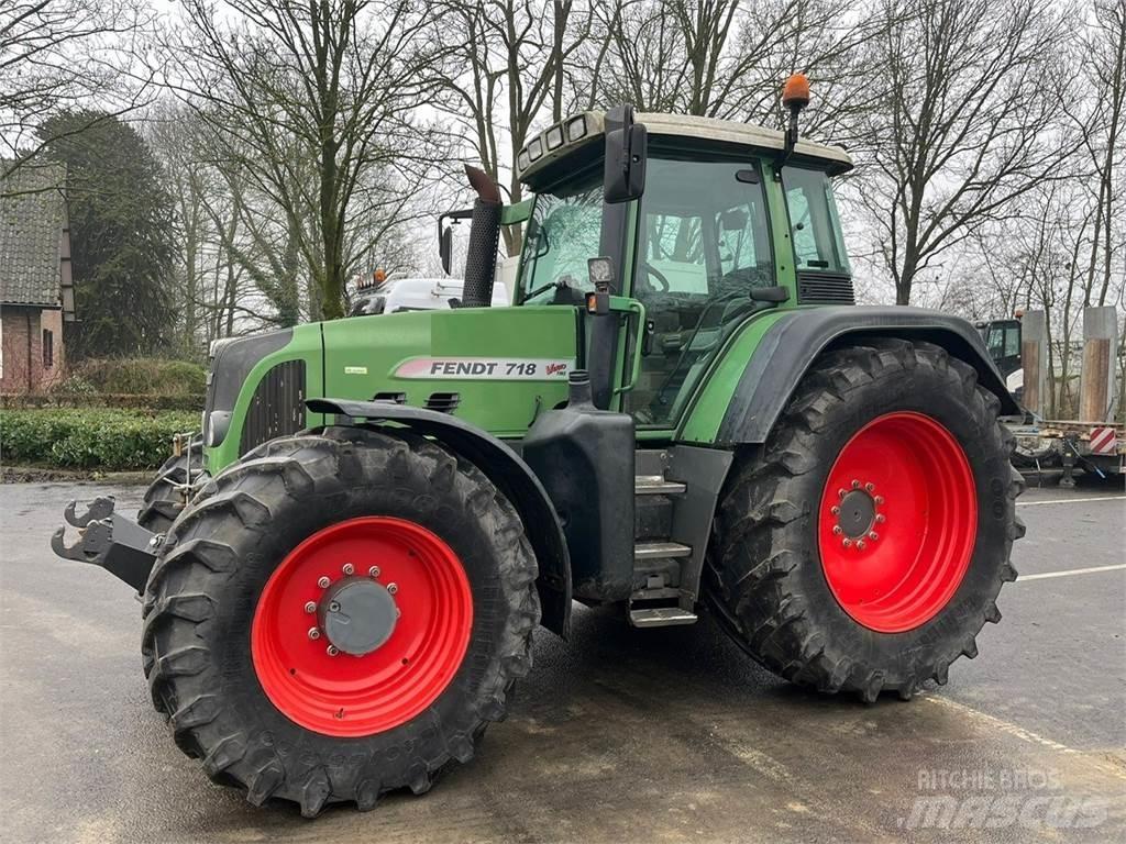 Fendt 718 COM3 Traktorer