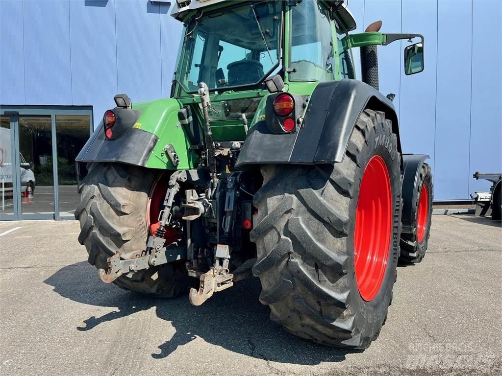 Fendt 718 COM3 Traktorer