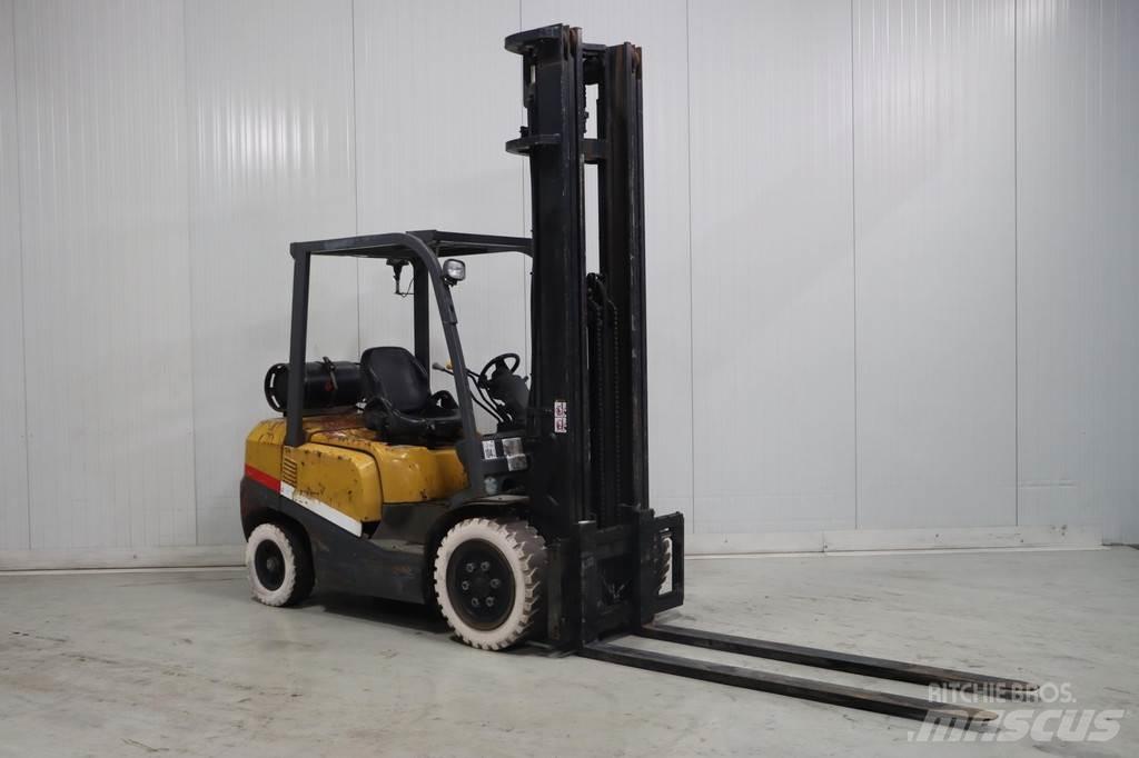 TCM FG30T3 Gasolmotviktstruckar