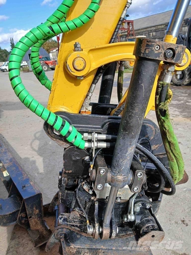Komatsu PW 98 MR-11 Hjulgrävare