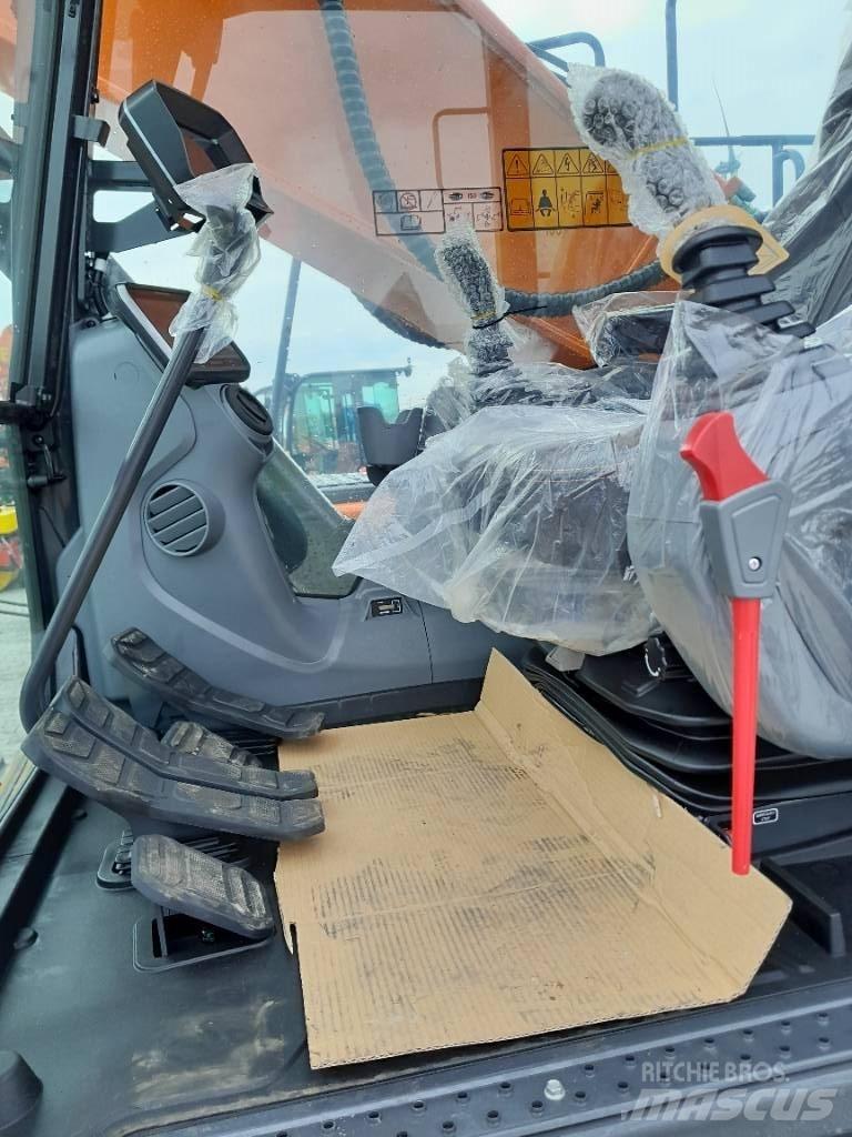 Doosan DX 255 NLC-7 Bandgrävare