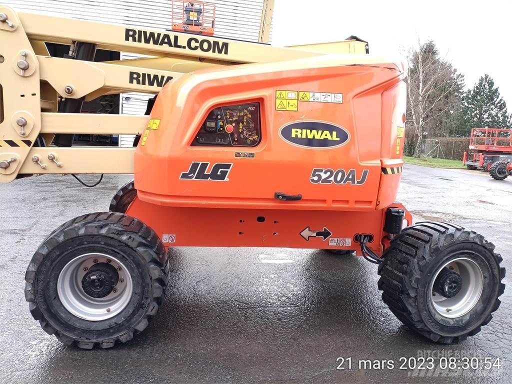 JLG 520AJ Bomliftar