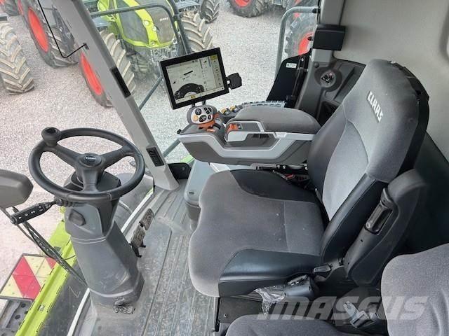 CLAAS LEXION 7400 Skördetröskor