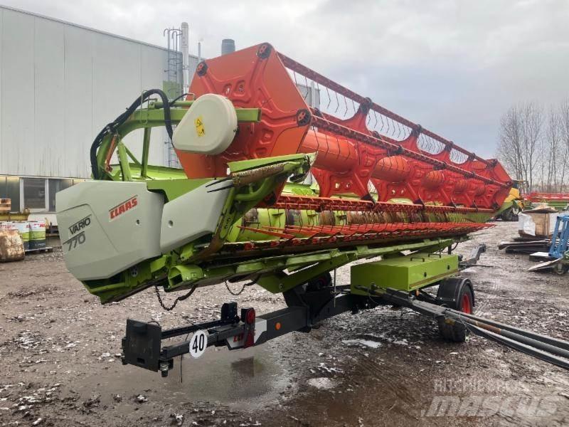 CLAAS LEXION 7400 Skördetröskor