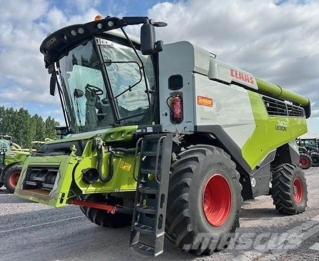 CLAAS LEXION 7400 Skördetröskor